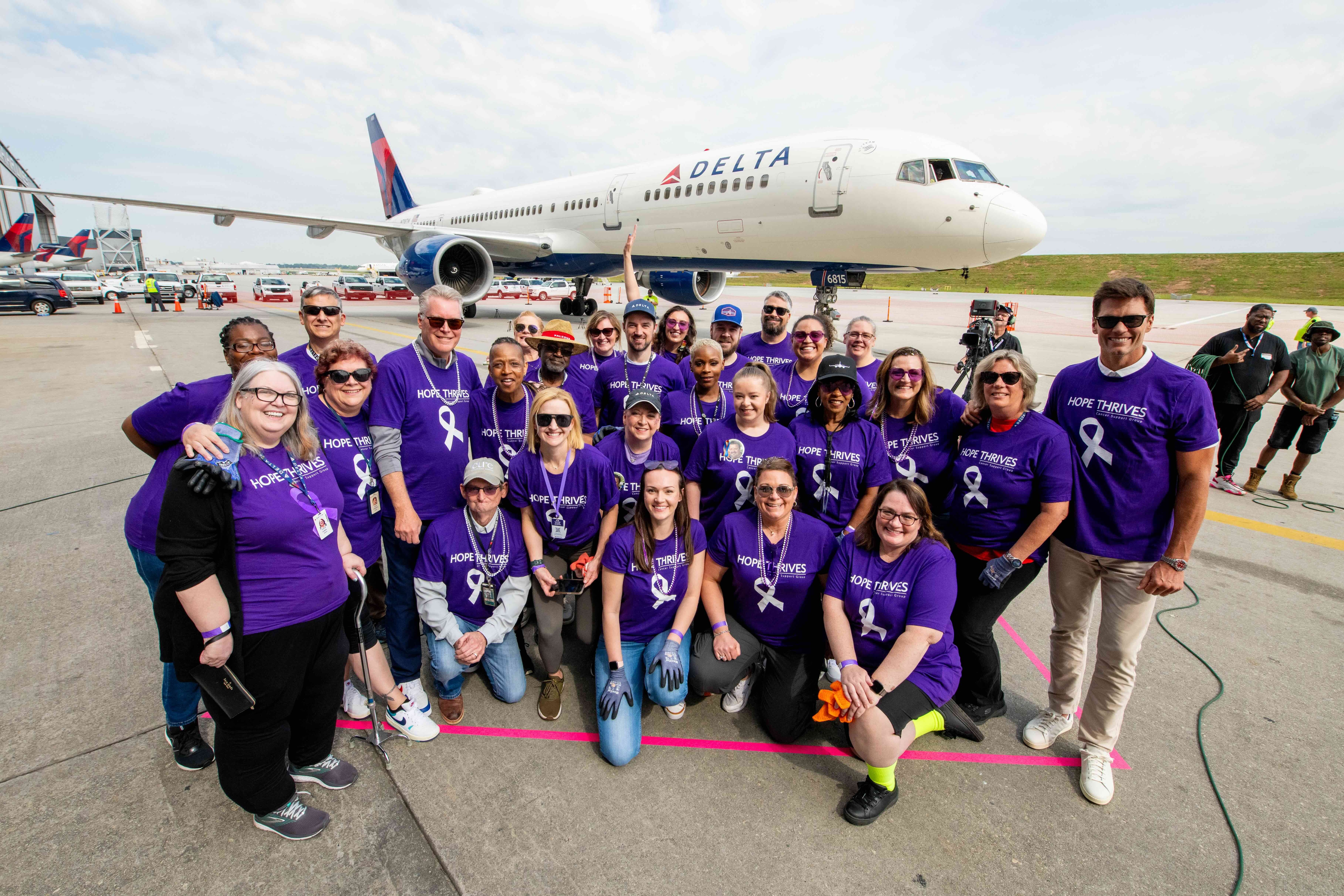 Delta Employees Pull a 737 at Jet Drag 2023