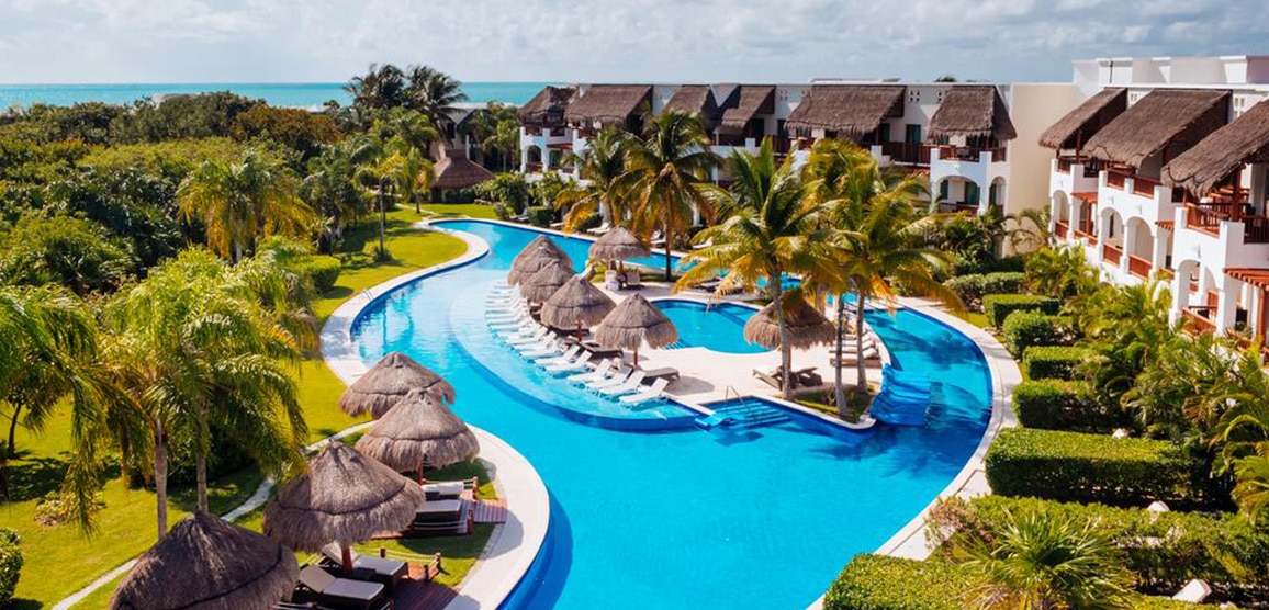 Valentin Imperial, Riviera Maya